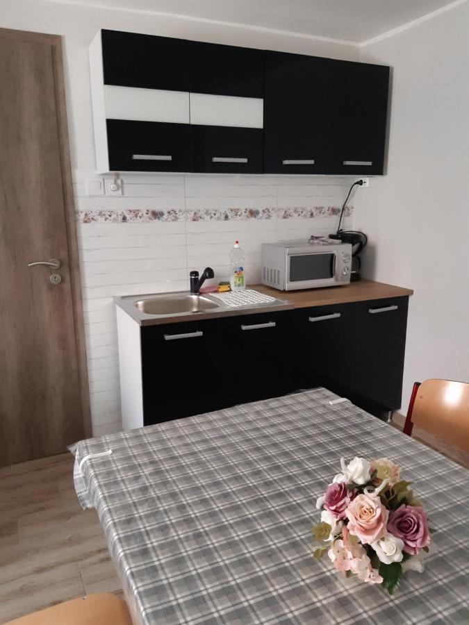 Apartament Helga Apartman Makó Zewnętrze zdjęcie