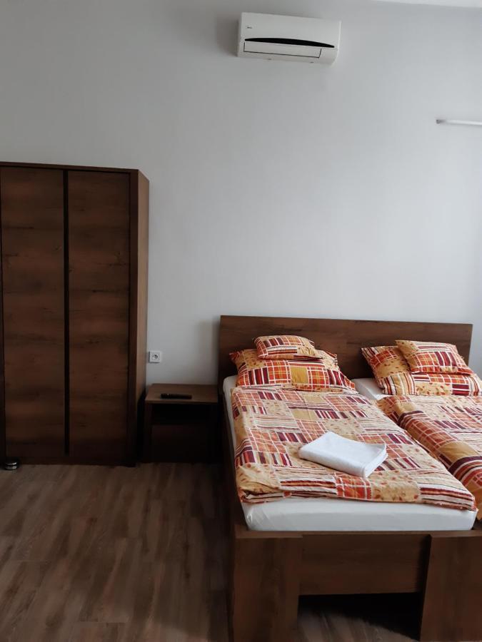 Apartament Helga Apartman Makó Zewnętrze zdjęcie