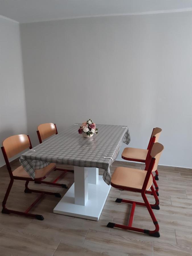 Apartament Helga Apartman Makó Zewnętrze zdjęcie