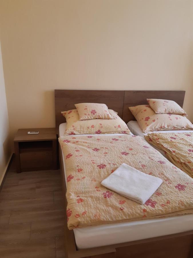 Apartament Helga Apartman Makó Zewnętrze zdjęcie