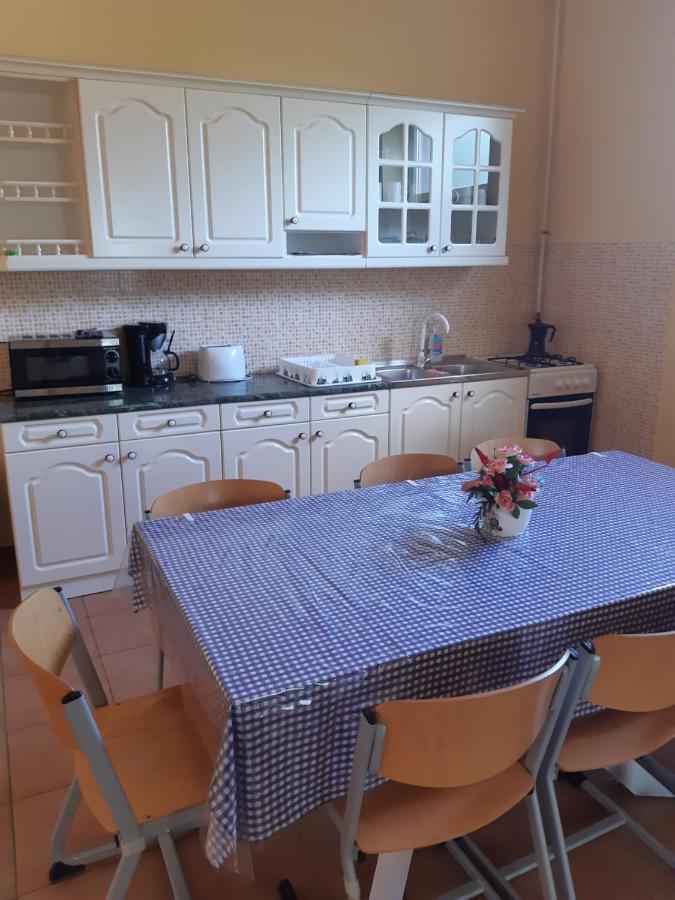 Apartament Helga Apartman Makó Zewnętrze zdjęcie