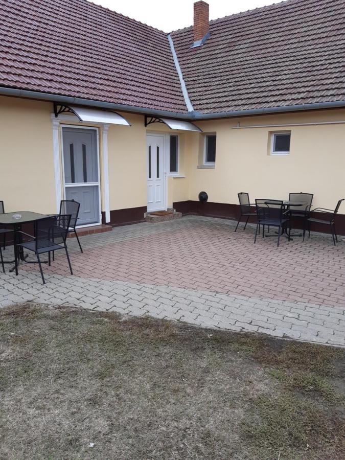 Apartament Helga Apartman Makó Zewnętrze zdjęcie