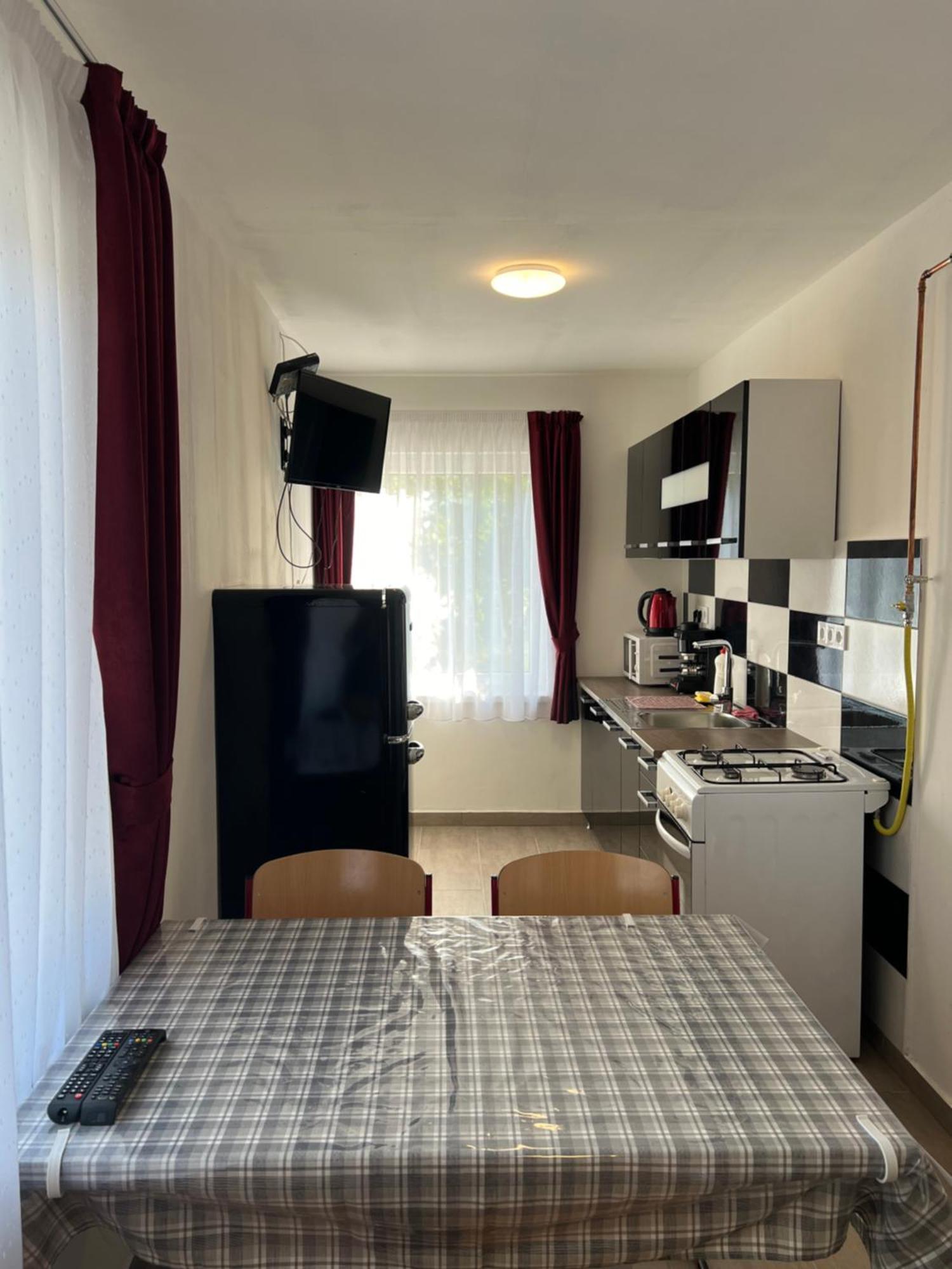 Apartament Helga Apartman Makó Zewnętrze zdjęcie